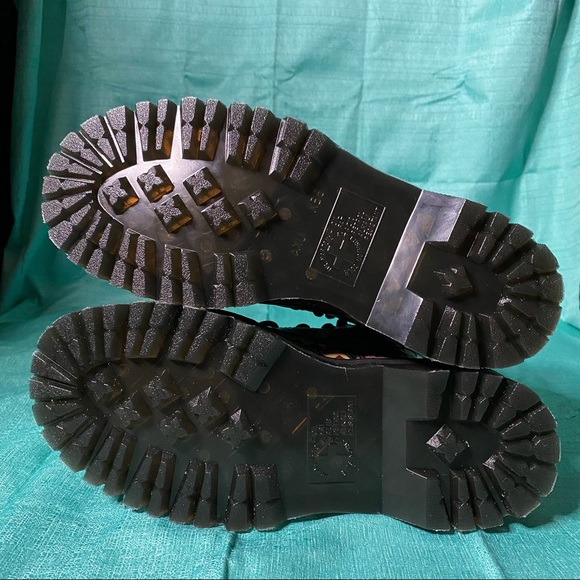 Dr. Martens Sinclair Floral Mashup Platform Boots - Picture 4 of 4